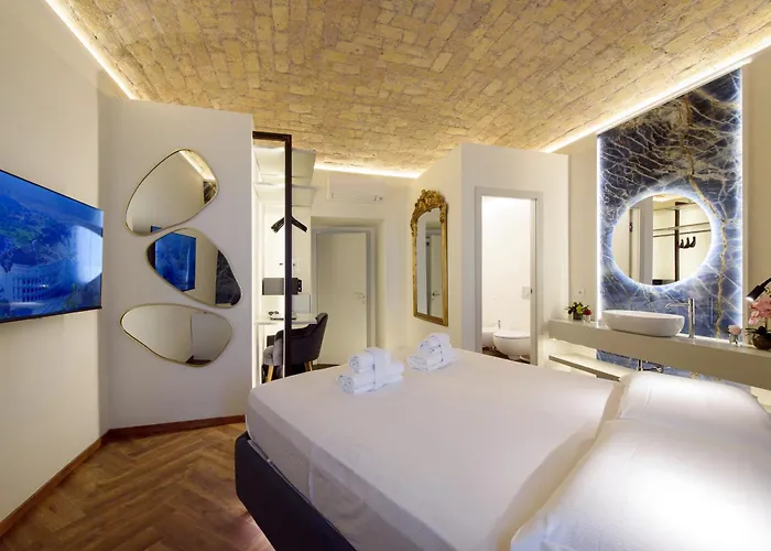 Antinous 4* Рим